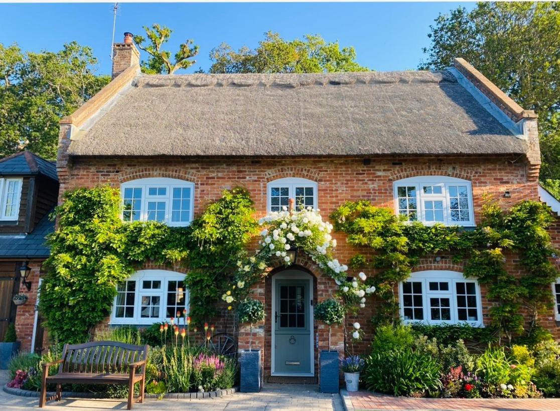 Little Woodside A Beautiful New Forest Self Contained Private Luxury Annexe New Milton Eksteriør bilde